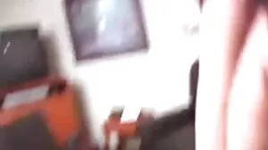 Πρωκτικό πρωκτικό καυτή με πράσινα μάτια γαμημένο στο ταξί