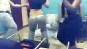 Ώριμη BBW Tit Fuck που τους κάνει διασκεδαστικές σεξουαλικές συνεδρίες