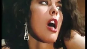 Διαφυλετικό POV γαμημένο με τη μεγάλη έβενο πόρνη Jenna Foxx