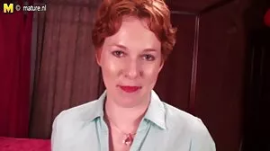 Η θαμνώδης νεαρή έβενος Brandie Braxxton συνηθίζεται όπως το κρέας