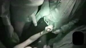 Gloryhole πίπα ερασιτέχνης jizzed στα βυζιά