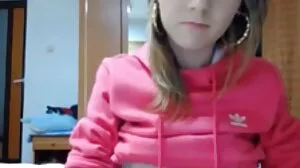 Το Hot Babe αυνανίζεται και διασκεδάζει ζωντανά στην κάμερα web