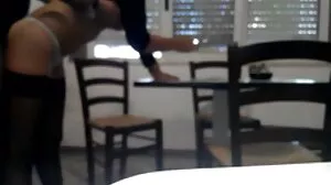 Καυτές έφηβες λεσβίες που χτυπούν με δονητή