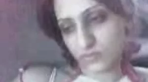 Το stepsis του είναι πολύ μικρό και μικροσκοπικό Έτσι είναι το μουνί της Ας παίξουμε κρύψτε το σαλάμι