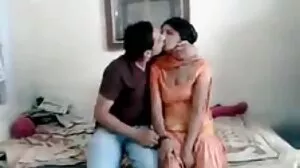 Busty fit MILF που αναπηδά πάνω-κάτω στον σκληρό κόκορα μου