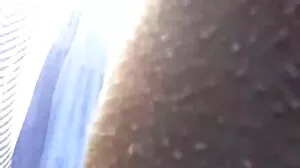 Δίνοντας gf προσκαλεί έναν φίλο σε τριάδα