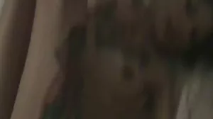 Οι γιατροί Mchael και Chad γαμούν την Emily για να ικανοποιήσουν και να εκπληρώσουν τις ανάγκες της