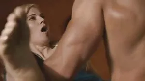 Καυτή ξανθιά Milf At The Gym