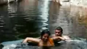 Η μικροσκοπική έφηβη Moretta λατρεύει τη δράση της Mid-Air 69!