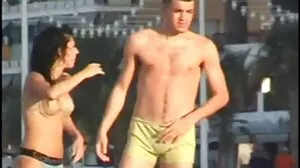 ΑΛΗΘΙΝΟ ΠΡΩΚΤΙΚΟ Τέντωμα της κερκόπορτας της Holly Hendrix