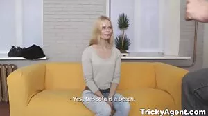 Καυλιάρης λεσβία μωρού που κυματίζει